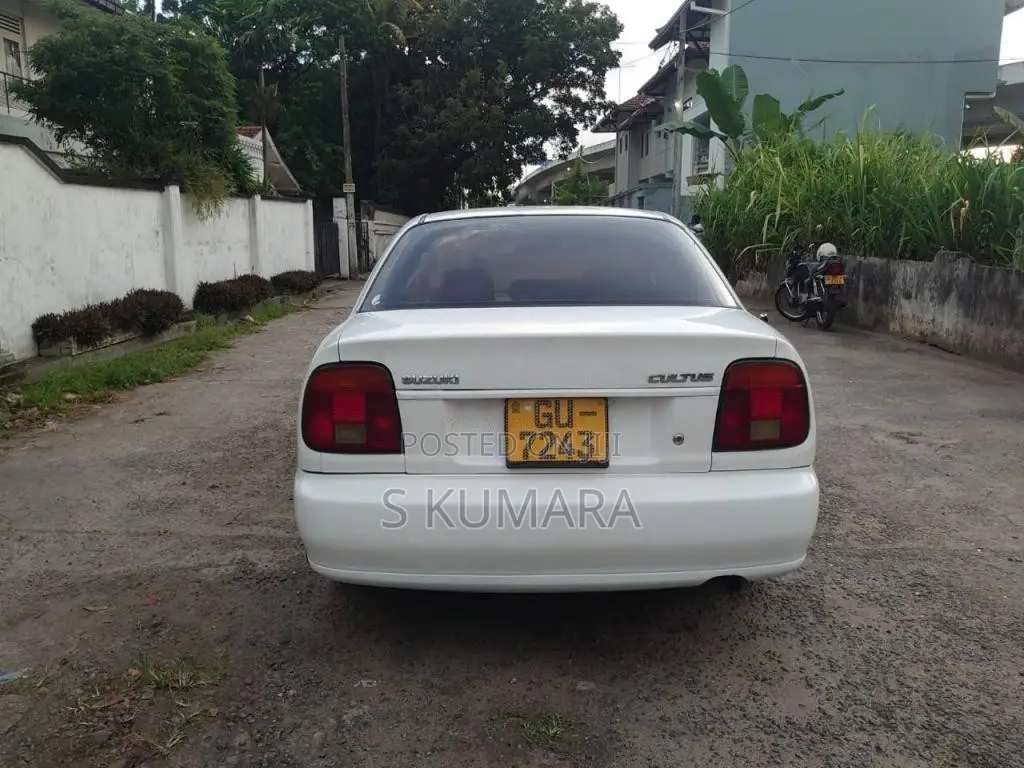 Suzuki Cultus 2000 Car (Used)