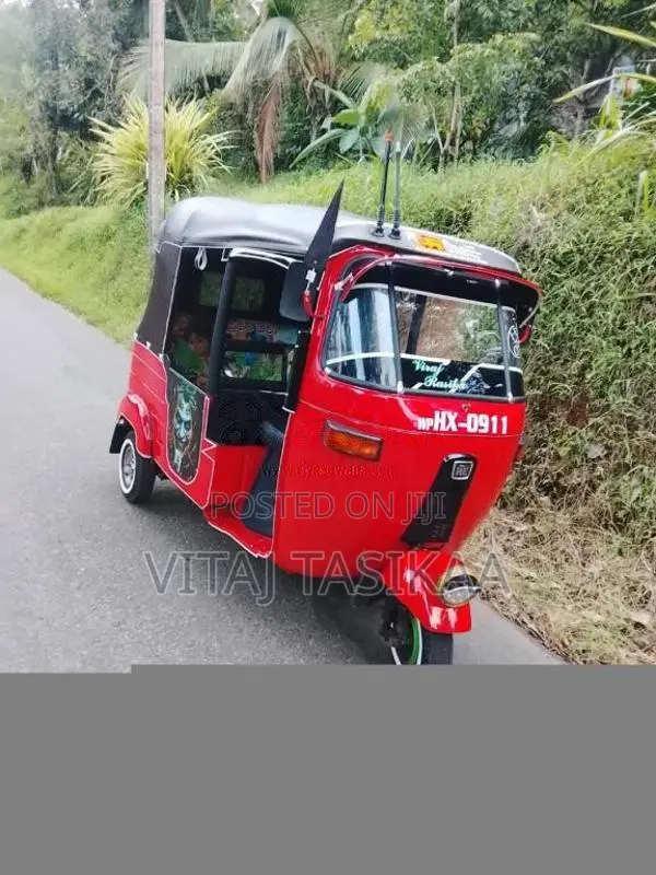 Bajaj 2stok 2004 Three Wheel (Used)