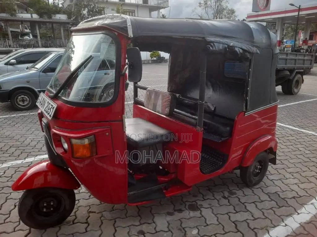 Bajaj RE 205 2013 Three Wheel (Used)