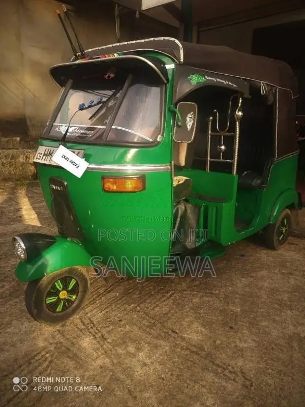 Bajaj 2 Stroke 2004 Three Wheel (Used)