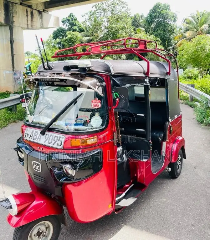 Bajaj 4 Stroke 2015 Three Wheel (Used)