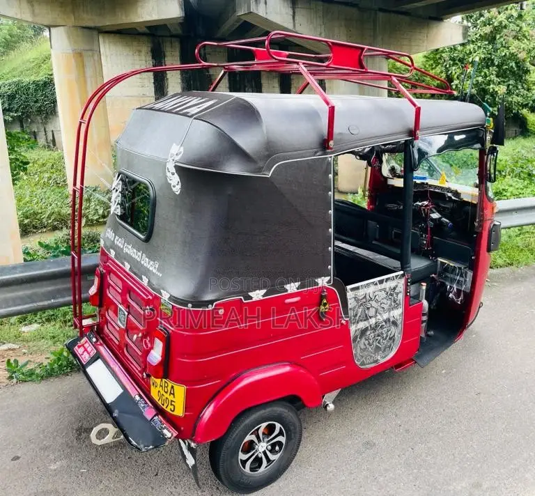 Bajaj 4 Stroke 2015 Three Wheel (Used)