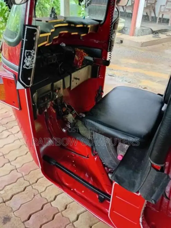 Bajaj RE 2010 Three Wheel (Used)