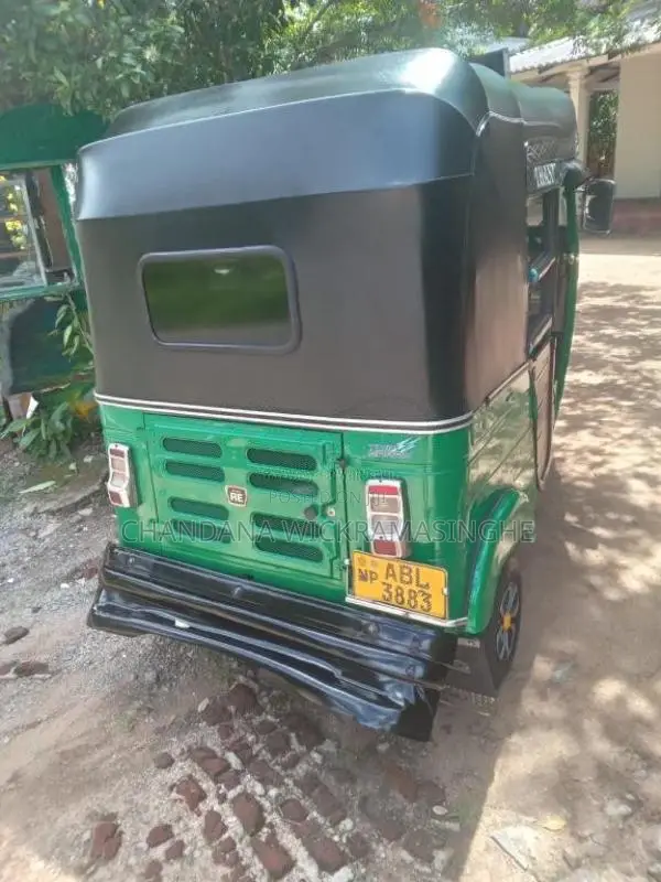 Bajaj 4 Stroke 2016 Three Wheel (Used)