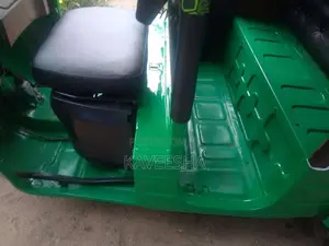 Bajaj 4 Stroke 2016 Three Wheel (Used)