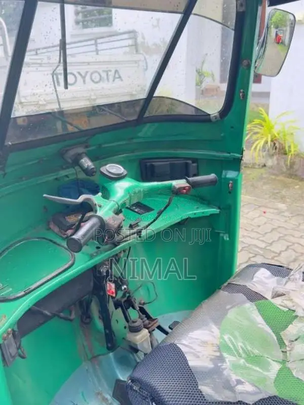 Bajaj 2 Stroke 2006 Three Wheel (Used)