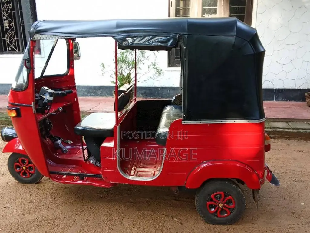 Bajaj 4 Stroke 2007 Three Wheel (Used)
