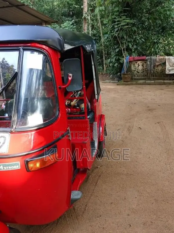 Bajaj 4 Stroke 2007 Three Wheel (Used)