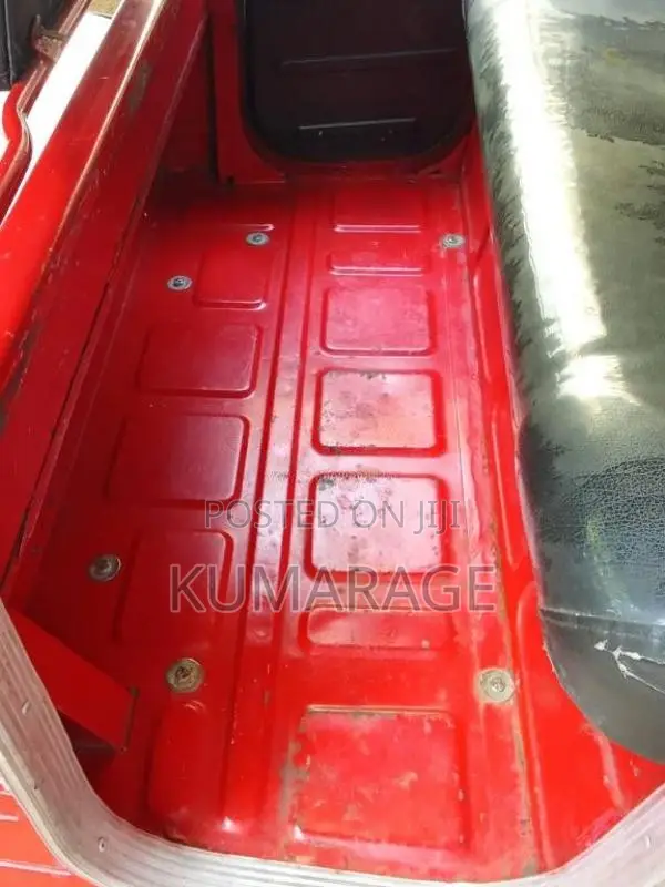 Bajaj 4 Stroke 2007 Three Wheel (Used)