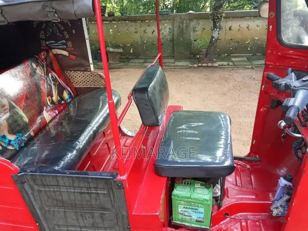 Bajaj 4 Stroke 2007 Three Wheel (Used)