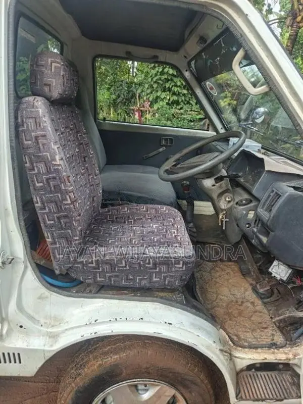 Mazda Hiace 1980 Lorry (Used)