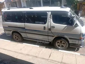 Toyota Dolphin LH113 1996 Van (Used)