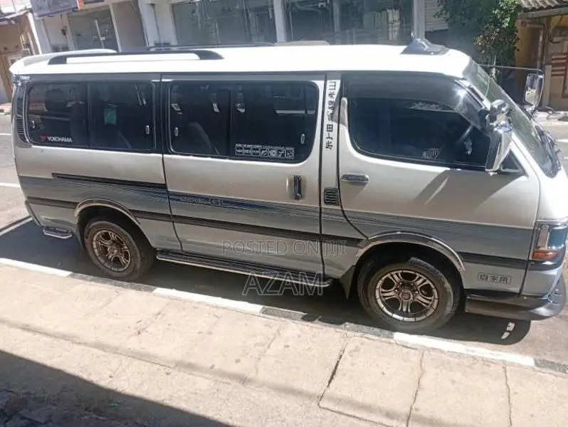 Toyota Dolphin LH113 1996 Van (Used)