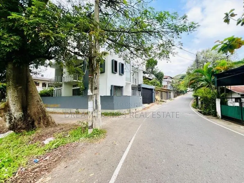 Newly Built House for Sale in Mirihana, Nugegoda