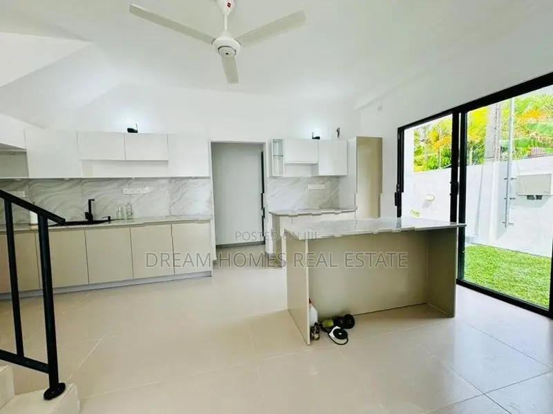 Brand new House Sale in Thalawathugoda