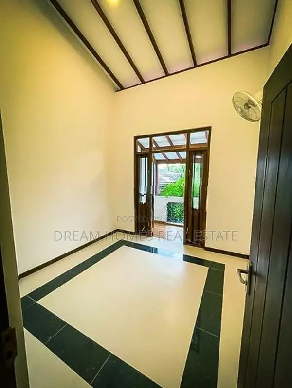 Brand New Luxury House Sale Battaramulla