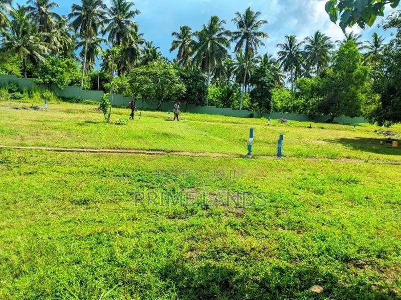 Land plots For sale in Homagama Berukatiya