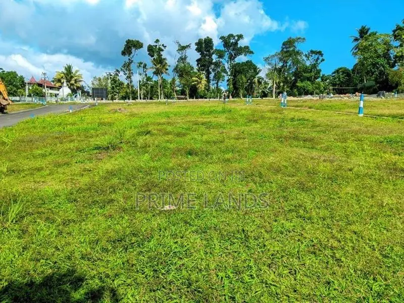 Land plots For sale in Homagama Berukatiya
