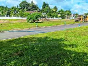 Land plots For sale in Homagama Berukatiya