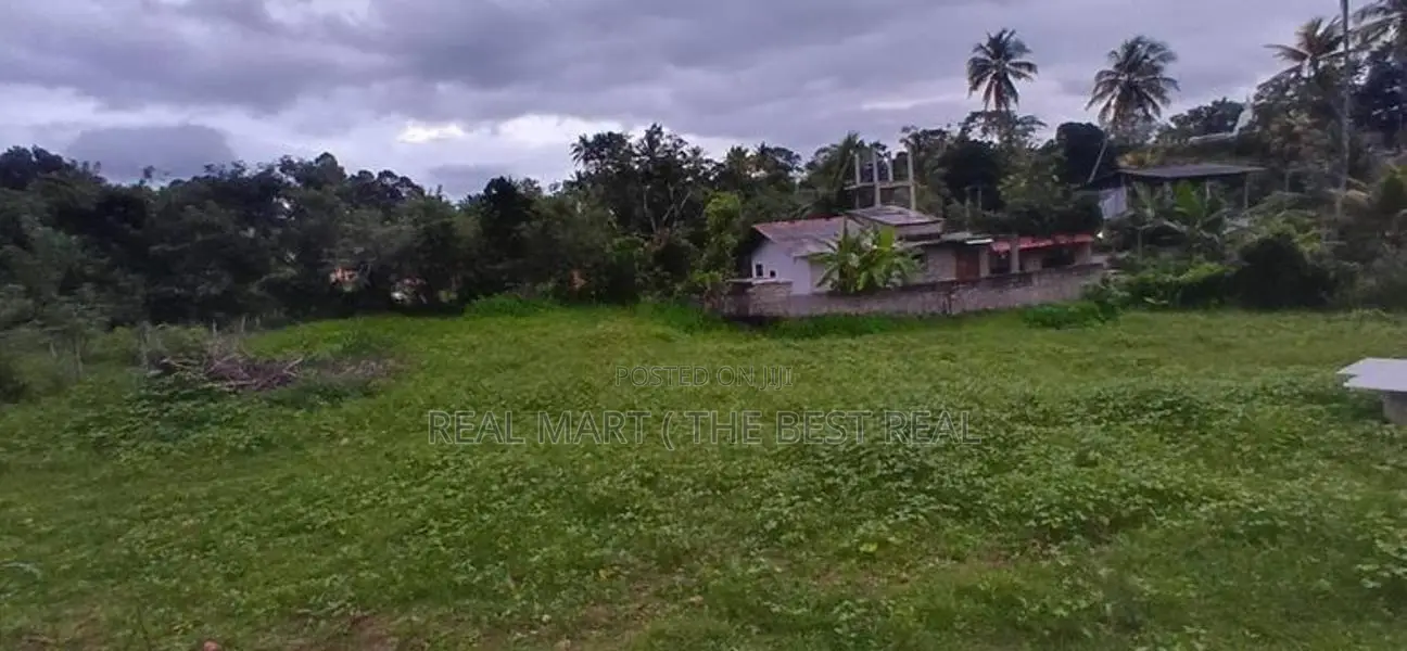 KURUNEGALA : 96P LAND WITH HOUSE FOR SALE