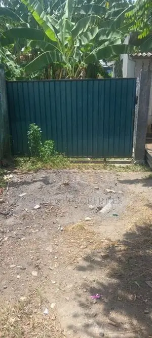 Perfect Land for Sale – Mahabage / Kerawalapitiya (799m to Main Road)