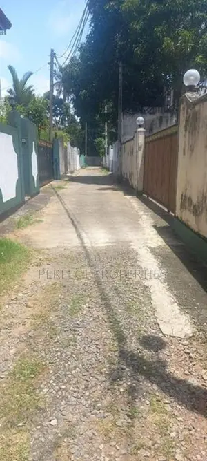 Perfect Land for Sale – Mahabage / Kerawalapitiya (799m to Main Road)