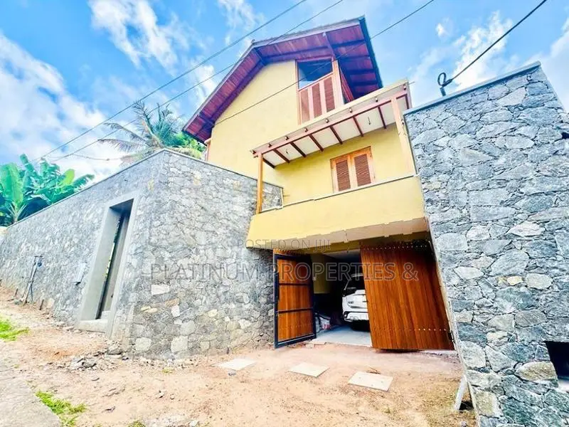 17P B/New Architect Designed Super Luxury House For Sale In Nugegoda