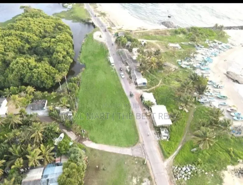 WATTALA : 83 PERCHES COMMERCIAL LAND FOR SALE