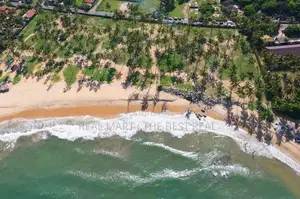 MARAWILA : 300 PERCHES BEAUTIFUL BEACHFRONT LAND FOR SALE