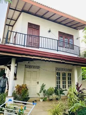 WELLAMPITIYA : 19.5 PERCHES LAND WITH TWO HOUSES FOR SALE