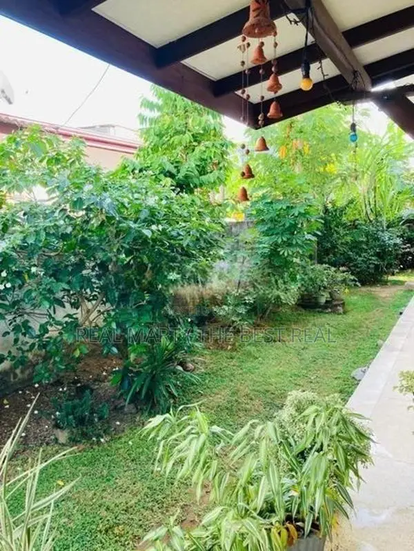 WELLAMPITIYA : 19.5 PERCHES LAND WITH TWO HOUSES FOR SALE