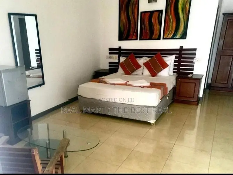 NEGOMBO : 10-BR (30P) HOTEL WITH POOL FOR SALE