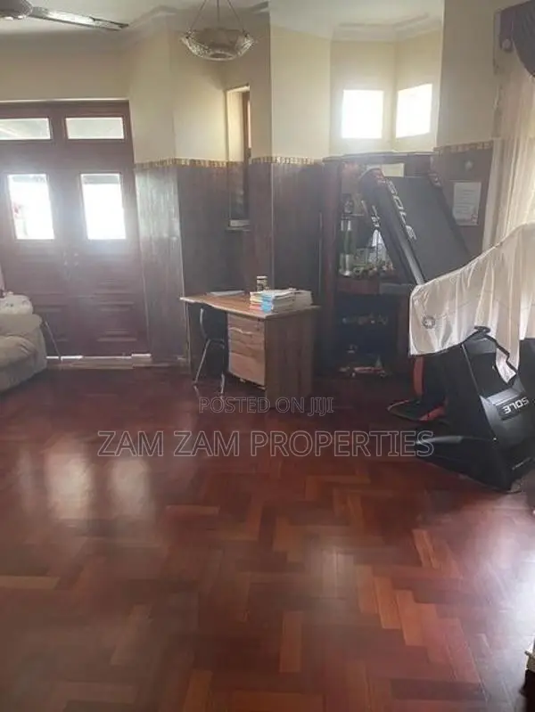 Luxury House For Sale in Park Road Dehiwala