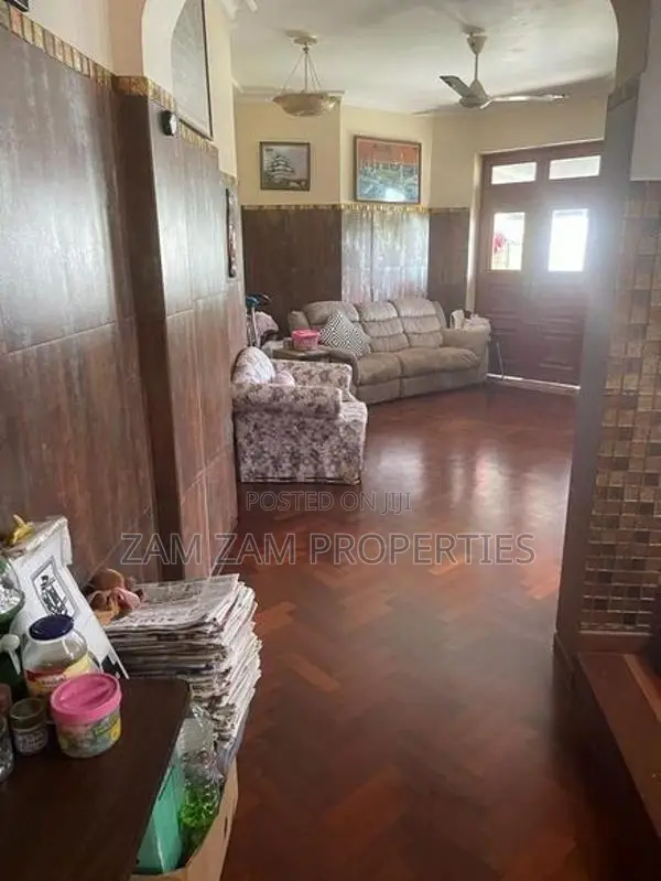 Luxury House For Sale in Park Road Dehiwala