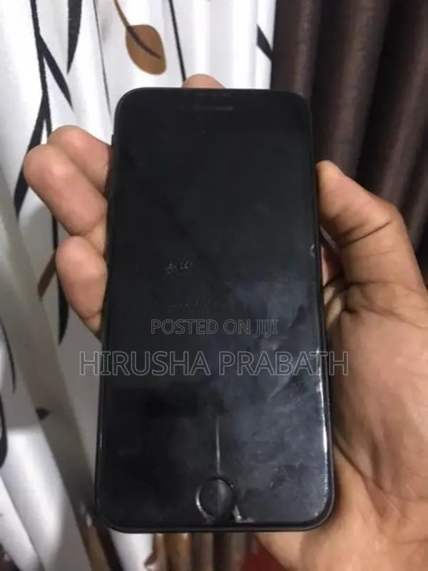 Apple iPhone SE (Used)