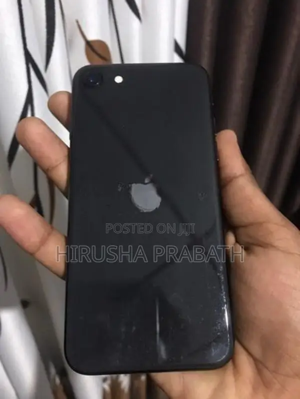 Apple iPhone SE (Used)