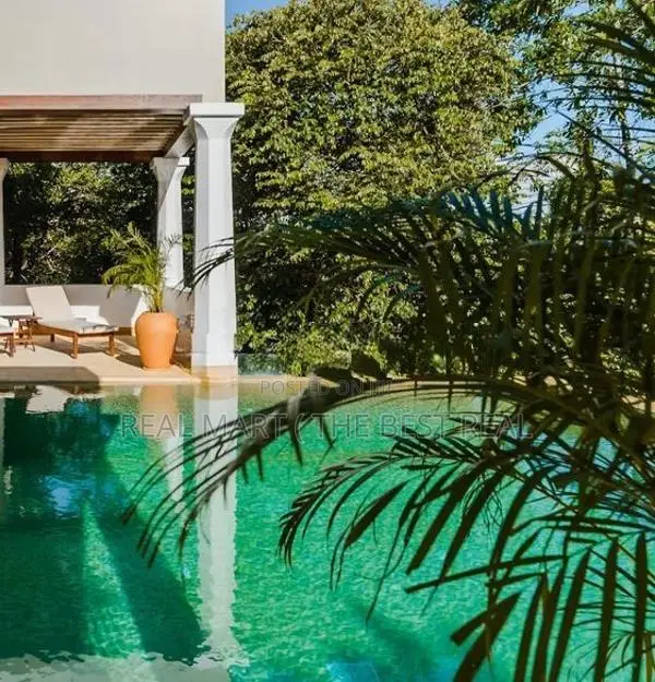 ARUGAM BAY : 8-VILLA (3 ACRES) LUXURY RESORT FOR SALE