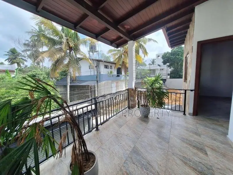 architecture desing luxury house for sale in thalawathugoda
