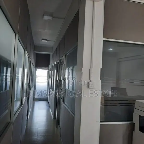 COMMERCIAL BUILDING FOR RENT AT PELAWATTE | LC 676