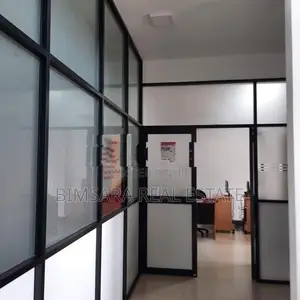 COMMERCIAL BUILDING FOR RENT AT PELAWATTE | LC 676