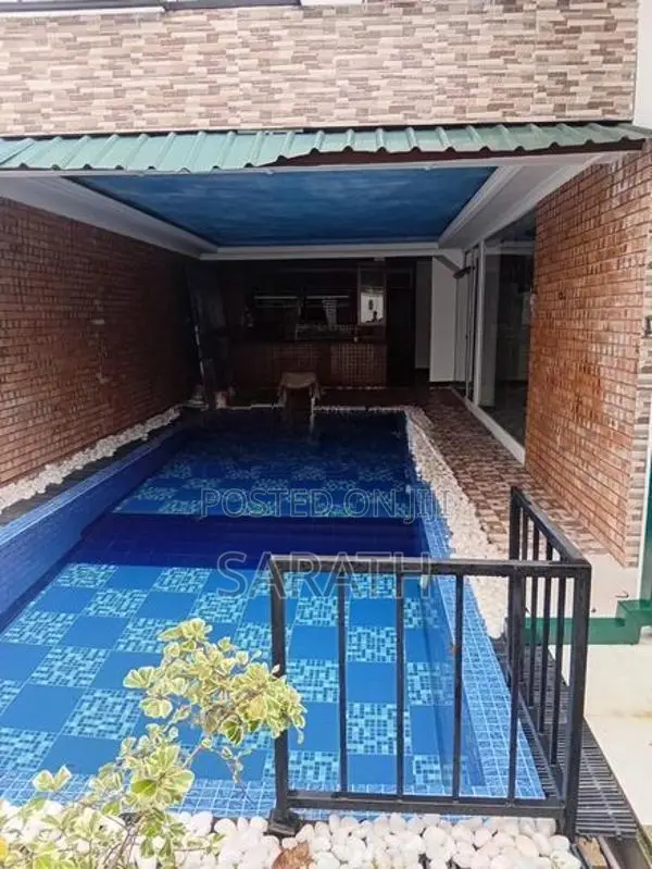 Luxury House sale - With Pool