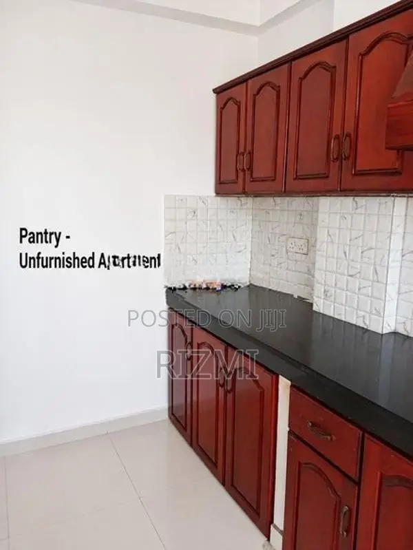 3BR apartment for rent in colo 4 shrubbery garden