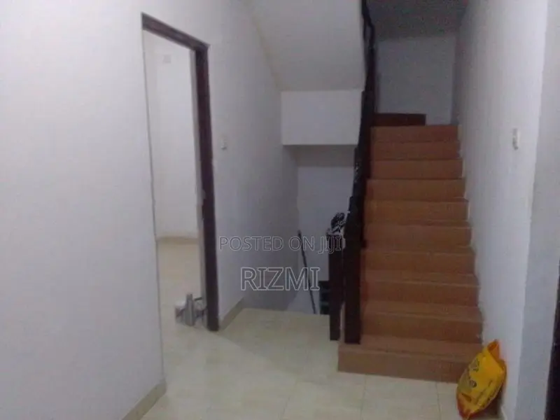 first floor 2BR house for rent in dehiwala quarry road
