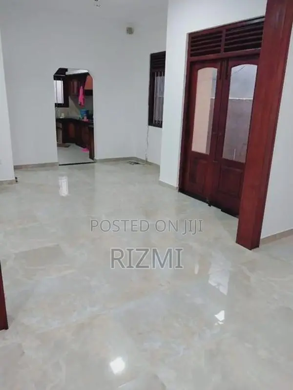 2 storey 3BR individual house for rent in dehiwala off zoo road