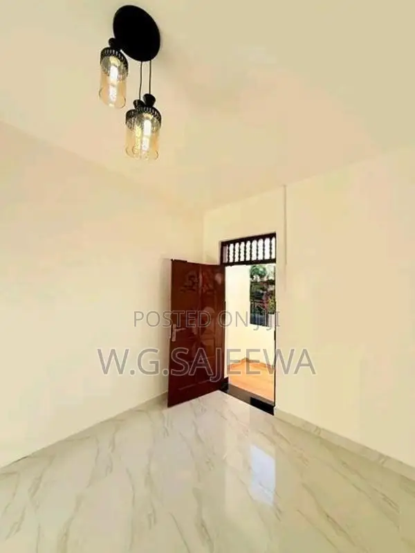 upper floor house rent in Kandana Town