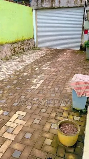 8.95 Perch with House sale in Ganemulla Town