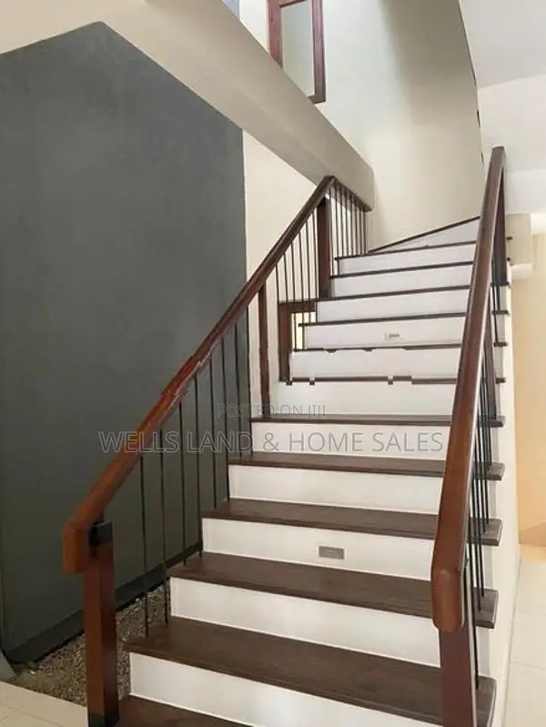 Semi Furnished House For Rent - Colombo 05