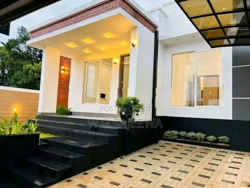 Newly built House for sale in Gampaha, Yakkala