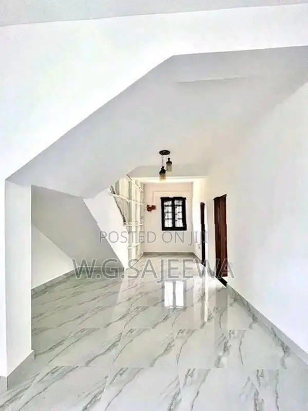 Main upper floor house rent in Kandana Town - residential or office