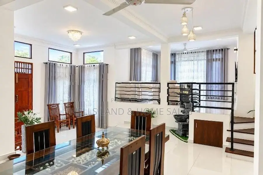 Luxury 3 Storied House For Sale - Pannipitiya